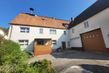 *Ideal für Handwerksbetrieb!* Fränkisches Bauernhaus mit viel Platz für Lager und Werkstatt