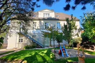 Stattliches 3-Familienhaus mit Garten in ruhiger, zentraler Lage – derzeit als Kinderkrippe genutzt